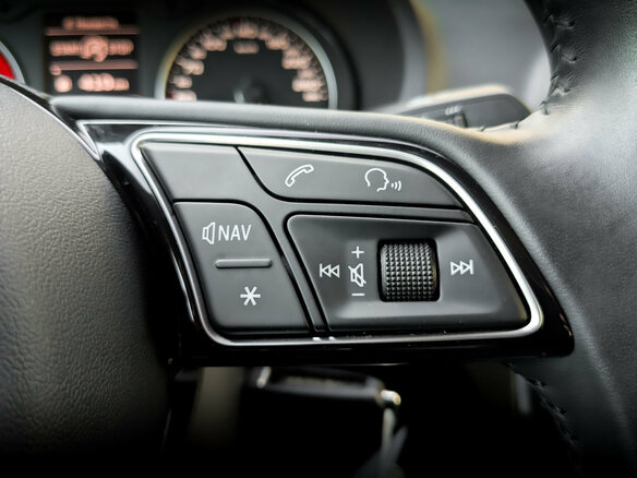 2019 Audi A3 III (8V) Рестайлинг, серый, 2375000 рублей - вид 24