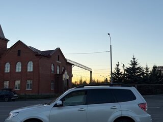 2011 Subaru Forester III Рестайлинг, белый, 930000 рублей, вид 3