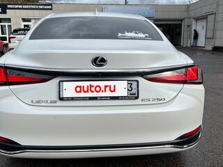 2020 Lexus ES 250 VII, белый, 5000000 рублей, вид 3