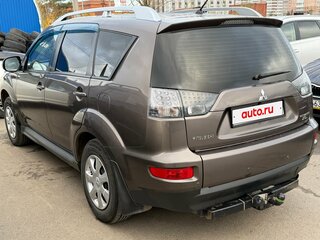 2010 Mitsubishi Outlander II Рестайлинг, коричневый, 895000 рублей, вид 2