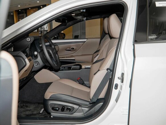 2026 Lexus ES 200 VII Рестайлинг 2, чёрный, 5690000 рублей - вид 13
