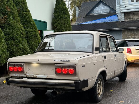 1995 Lada (ВАЗ) 2105, бежевый, 120000 рублей - вид 6