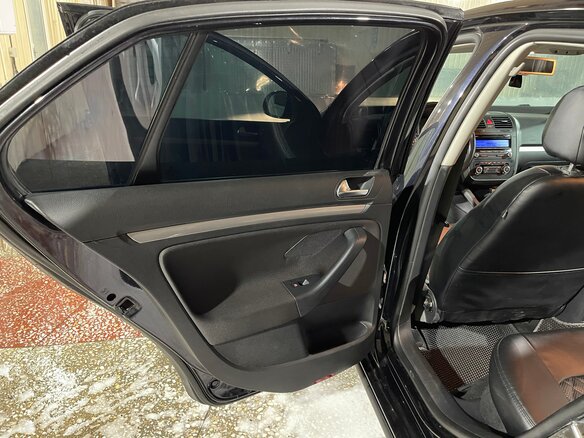 2010 Volkswagen Jetta V, чёрный, 690000 рублей - вид 25