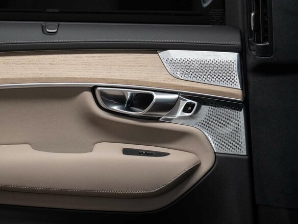 2026 Volvo XC90 B5 II Рестайлинг 2, синий, 10800000 рублей - вид 25