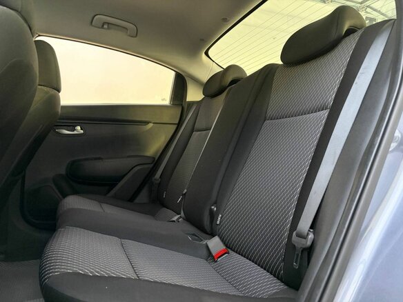 2018 Kia Rio IV, серый, 1470000 рублей - вид 11