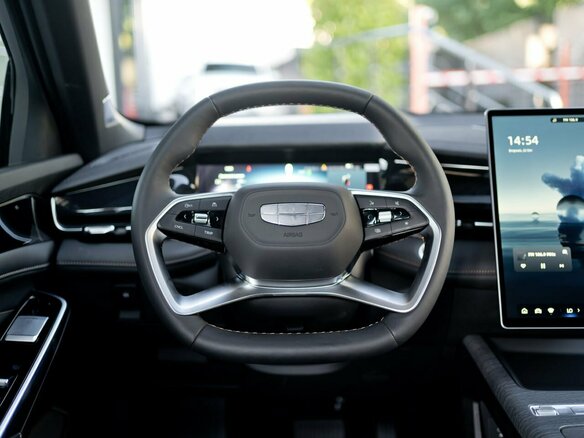 2026 Geely Preface I, серый - вид 10