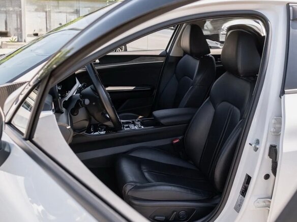 2021 Kia K5 III, белый - вид 12