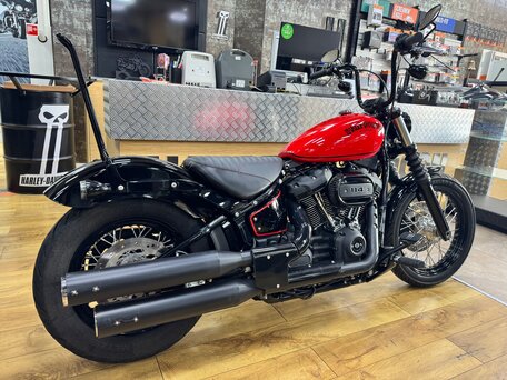 2021 Harley-Davidson Street Bob, красный, 1190000 рублей, вид 3