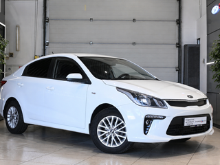 2019 Kia Rio IV, белый, 1395000 рублей, вид 1