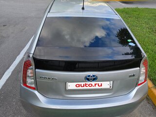 2014 Toyota Prius III Рестайлинг (XW30), серебристый, 1220000 рублей, вид 3