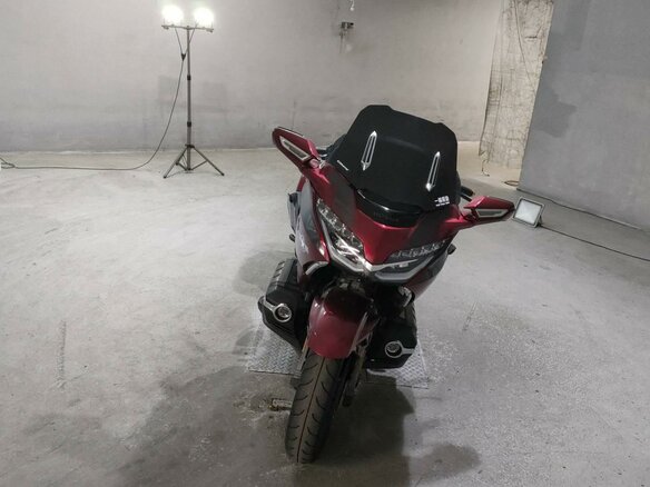 2018 Honda GL 1800 Gold Wing, красный, 2169000 рублей - вид 2