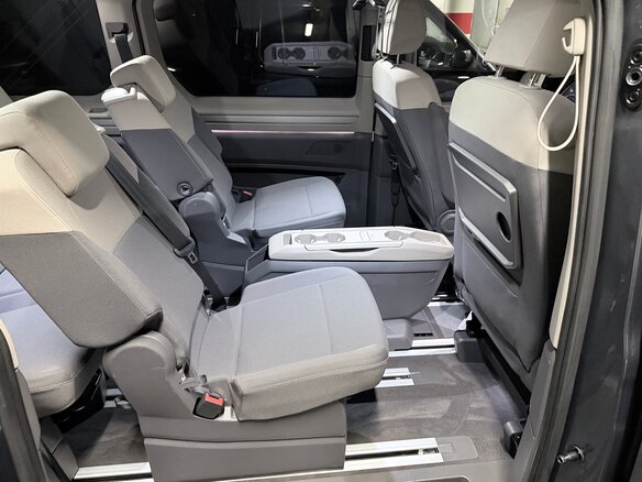 2022 Volkswagen Multivan T7, серый, 5300000 рублей - вид 11