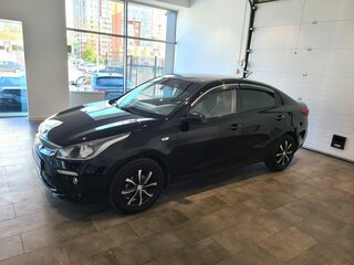 2017 Kia Rio IV, чёрный, 1169000 рублей, вид 5
