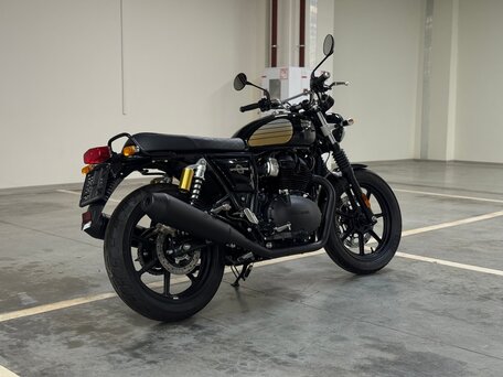 2026 Royal Enfield Interceptor, чёрный, 694000 рублей, вид 3
