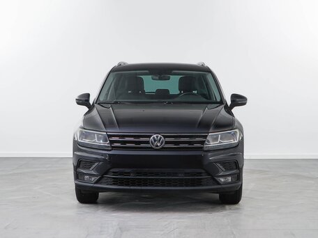 2018 Volkswagen Tiguan II, чёрный, 3100000 рублей, вид 2