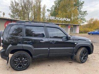 2023 Lada (ВАЗ) Niva Travel I, чёрный, 1150000 рублей, вид 2