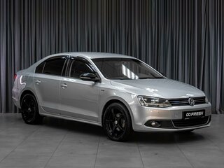 2013 Volkswagen Jetta VI, серебристый, 889000 рублей, вид 1