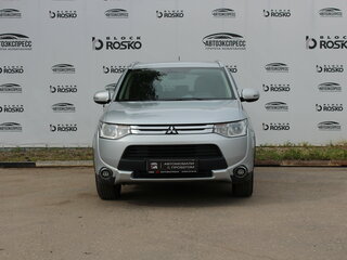 2014 Mitsubishi Outlander III Рестайлинг, серебристый, 1340000 рублей, вид 2