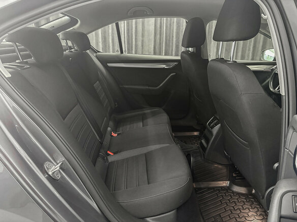 2018 Skoda Octavia III (A7) Рестайлинг, серый - вид 5