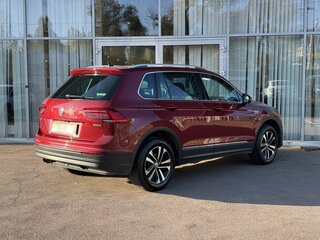 2019 Volkswagen Tiguan II, красный, 2699000 рублей, вид 5