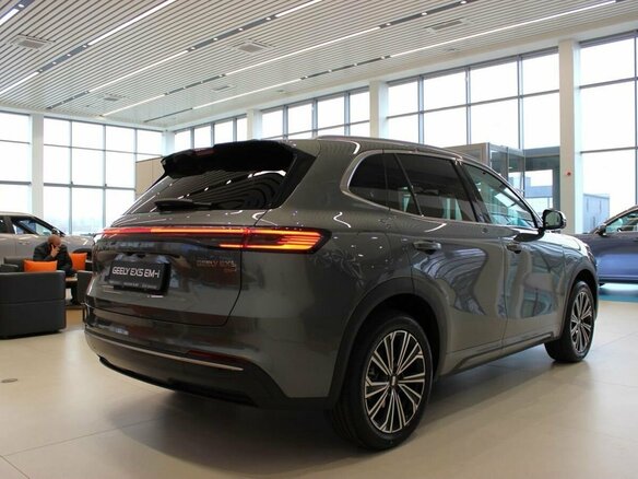 2026 Geely EX5 Гибрид EM-R, серый - вид 3