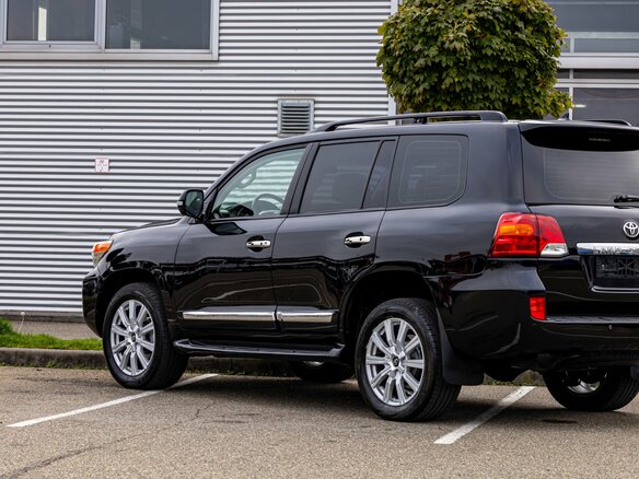 2013 Toyota Land Cruiser 200 Series Рестайлинг 1, чёрный, 2895000 рублей - вид 7