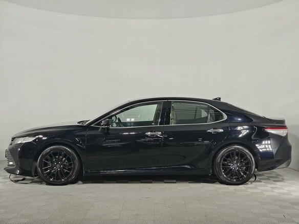 2019 Toyota Camry VIII (XV70), чёрный, 2689000 рублей - вид 1