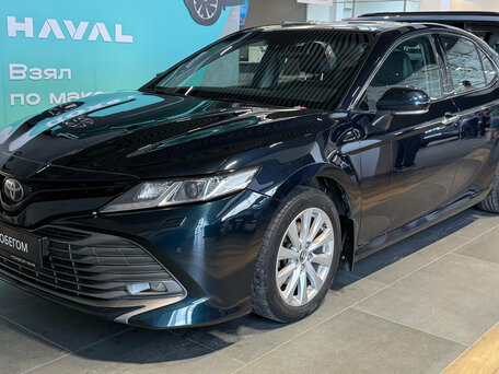 Toyota Camry VIII (XV70)