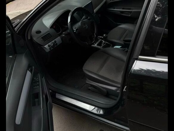2006 Opel Astra H, чёрный, 380000 рублей - вид 2
