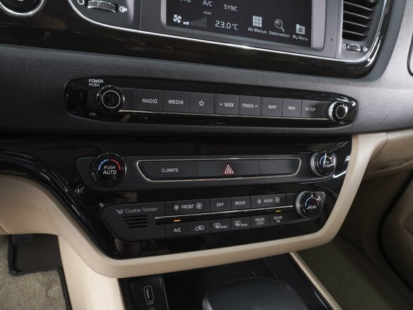 2019 Kia Carnival III, белый - вид 19