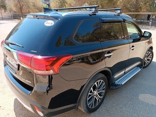 2018 Mitsubishi Outlander III Рестайлинг 2, чёрный, 2349000 рублей, вид 3