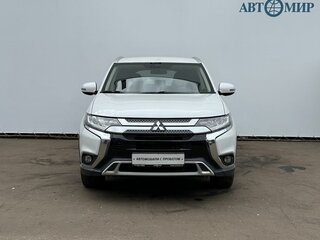 2019 Mitsubishi Outlander III Рестайлинг 3, белый, 2050000 рублей, вид 2