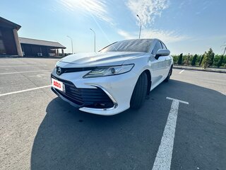 2021 Toyota Camry VIII (XV70), белый, 2490000 рублей, вид 5