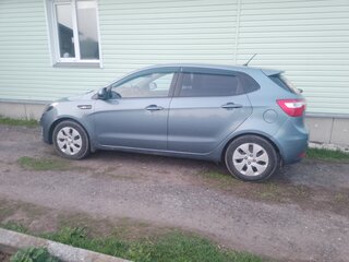 2013 Kia Rio 5-speed III, голубой, 666666 рублей, вид 4