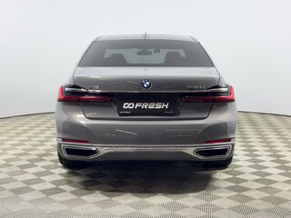 2022 BMW 7 серии Long 740Li xDrive VI (G11/G12) Рестайлинг, серый, 7669900 рублей, вид 4