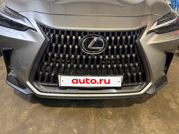 2022 Lexus NX 350 II, серебристый, 5650000 рублей - вид 10