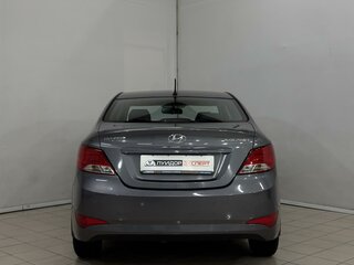 2015 Hyundai Solaris I Рестайлинг, серый, 939000 рублей, вид 4
