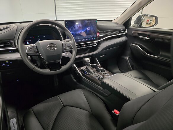 2026 Toyota Highlander IV (XU70), чёрный - вид 5
