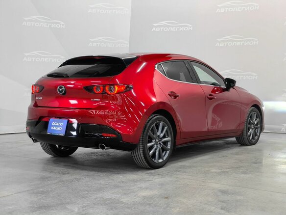 2021 Mazda 3 IV (BP), красный, 2080000 рублей - вид 4
