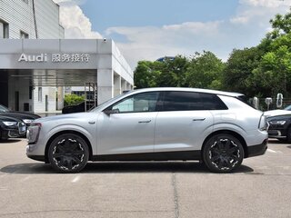 2026 Audi E7X, серебристый, 10506000 рублей, вид 4