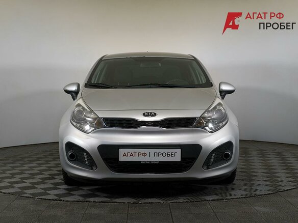 2011 Kia Rio III (Global market), серебристый, 729000 рублей - вид 1
