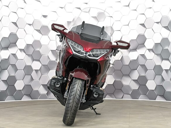 2025 Honda GL 1800 Gold Wing, красный, 3599000 рублей - вид 4