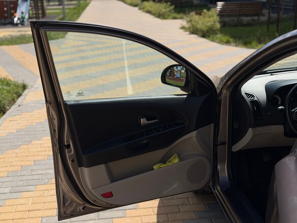 2009 Kia Ceed I, бежевый, 740000 рублей - вид 13