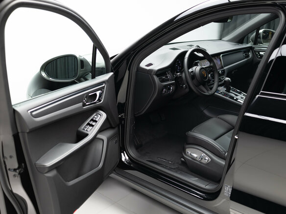 2026 Porsche Macan I Рестайлинг 2, чёрный, 12390000 рублей - вид 5