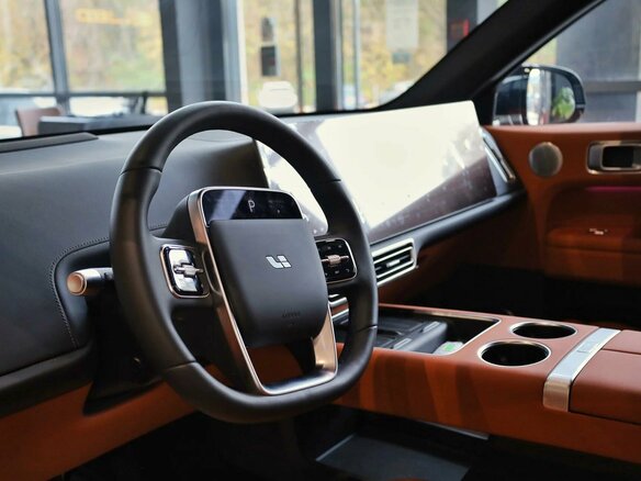 2025 Li Auto (Lixiang) L9 52.3 kWh I Рестайлинг, чёрный - вид 12