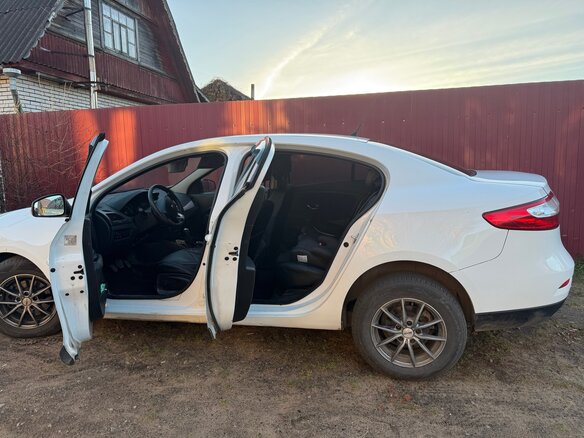 2012 Renault Fluence I Рестайлинг, белый, 500000 рублей - вид 9