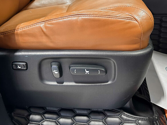 2012 Lexus LX 570 III Рестайлинг, белый, 4190000 рублей - вид 31