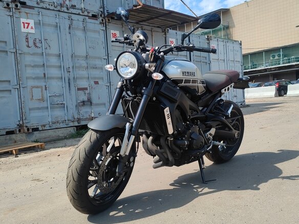 2021 Yamaha XSR900, серебристый, 969000 рублей
