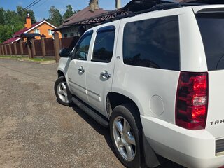 2013 Chevrolet Tahoe 6AT III, белый, 1730000 рублей, вид 3