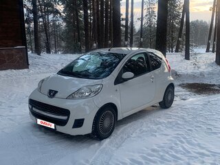 2011 Peugeot 107 I Рестайлинг, белый, 300000 рублей, вид 2